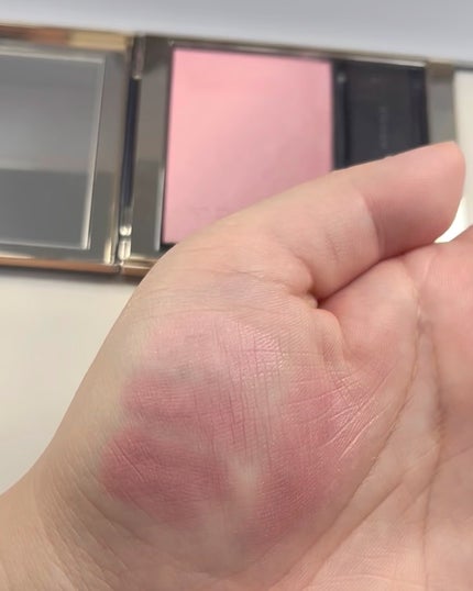 ブラーリング カラー ブラッシュ/SUQQU/パウダーチークの人気ショート動画