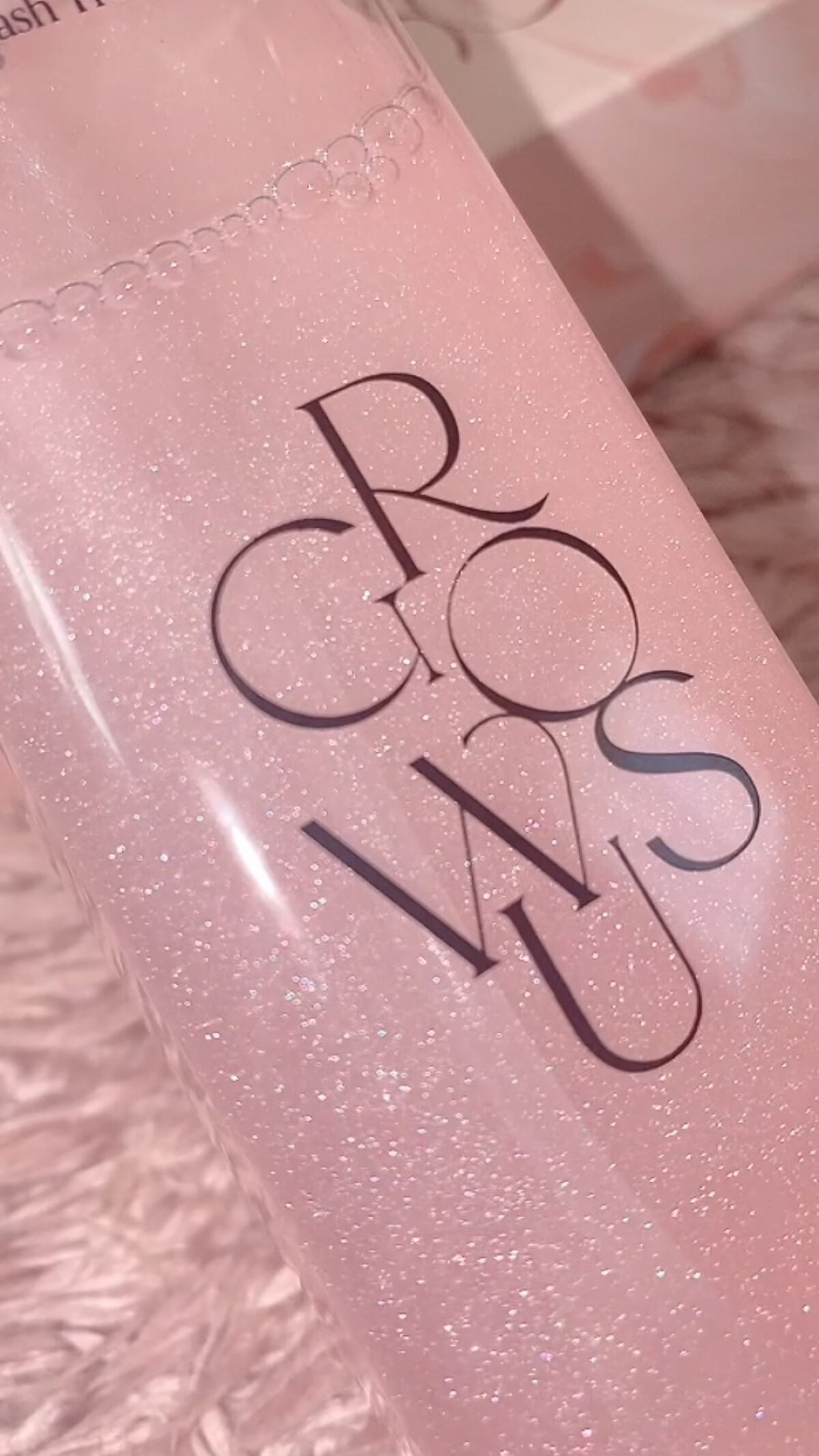 可愛いものが好きな子集合👏🏻👏🏻👏🏻


GROWUS洗い流さないトリートメントはピンク×キラキラでとっても可愛い見た目でテンションあがります！！

動画の方がキラキラだったり、可愛さが伝わるかなと思い動画でまた投稿しました🙇