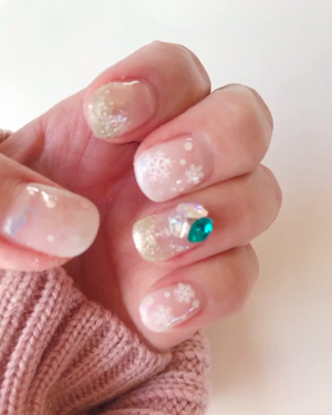 Rio on LIPS 「⋈﻿newnail⋈﻿"2018.12"✓白ラメ×ゴールドラメ..」（2枚目）