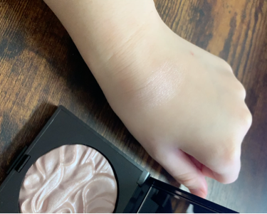 フェイスイルミネーター/ローラ メルシエ/パウダーハイライトを使ったクチコミ（3枚目）