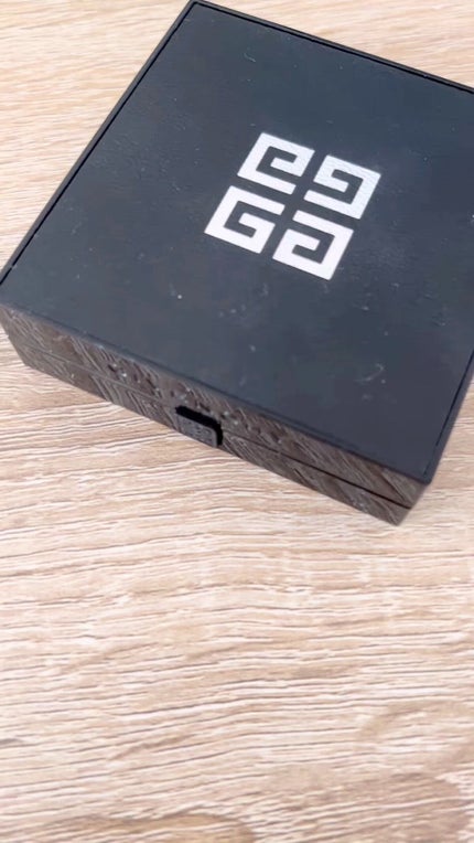 プリズム・リーブル・プレストパウダー /GIVENCHY/プレストパウダーの人気ショート動画