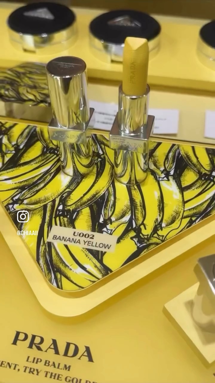 リップ バーム フロスティング ケア/PRADA BEAUTY/リップバームの動画クチコミ1つ目