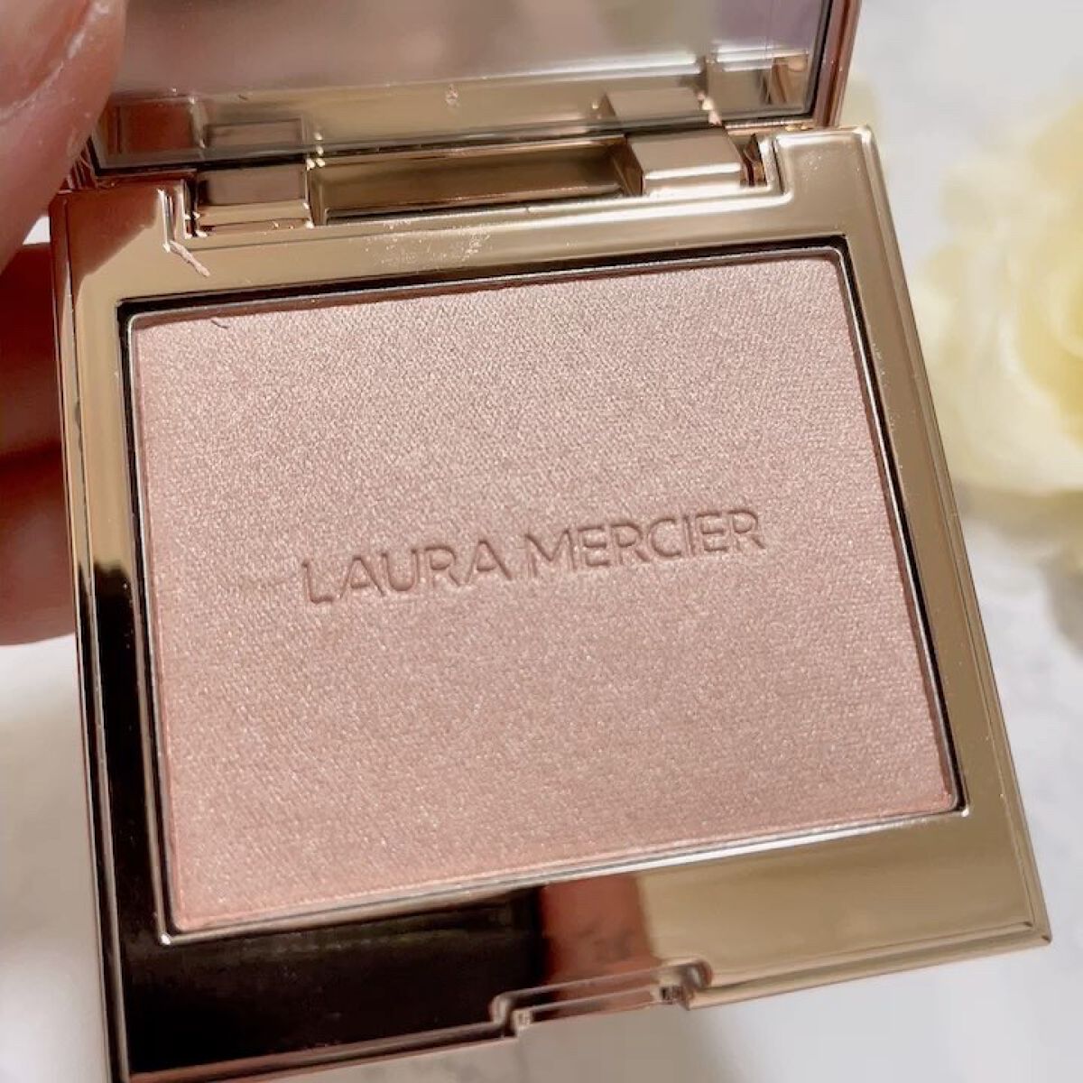 シアー リップスティック/ローラ メルシエ/口紅の動画クチコミ3つ目