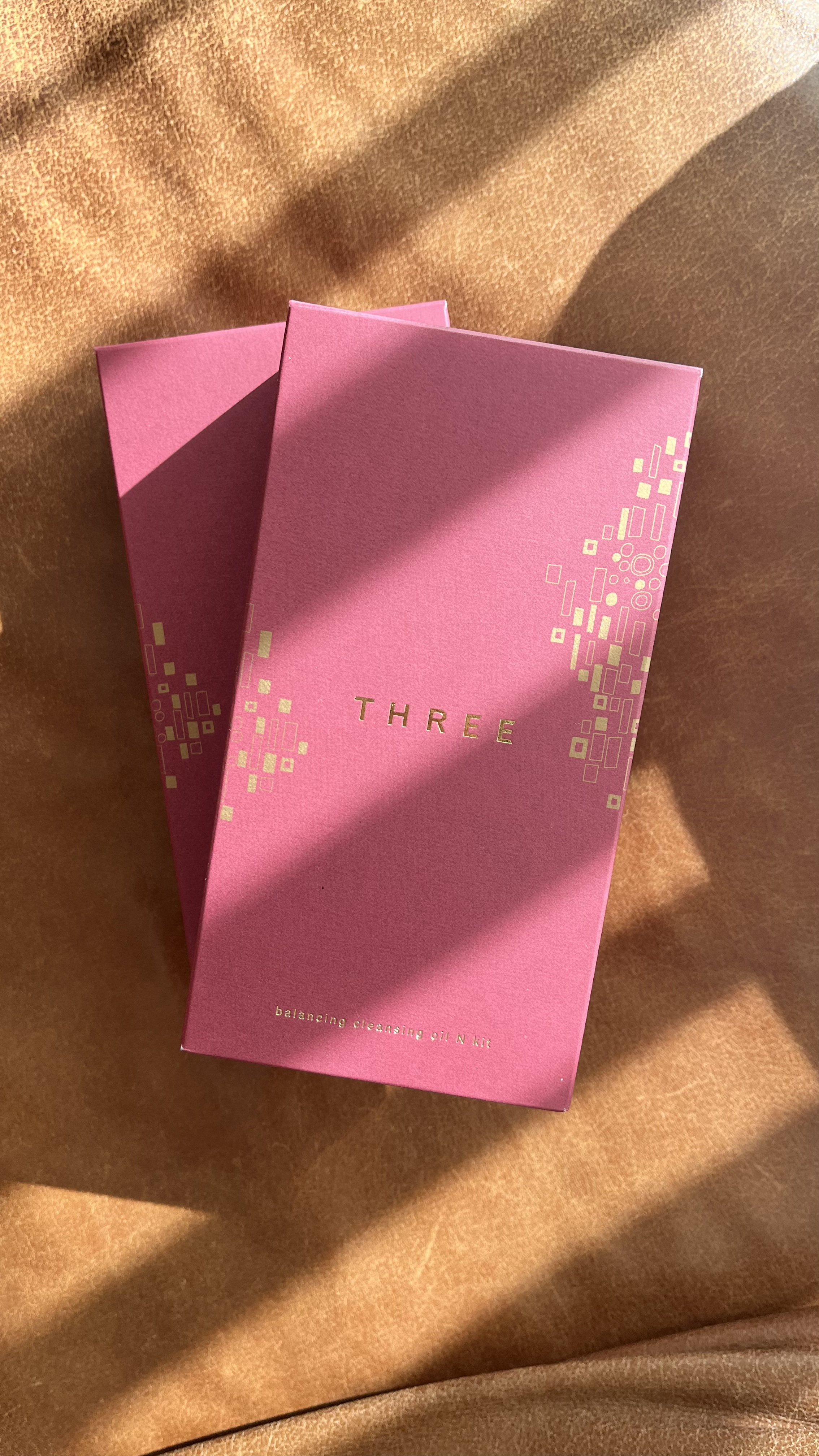 バランシング クレンジング オイル R/THREE/オイルクレンジングの動画クチコミ3つ目