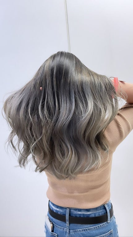 マルチスタイリングオイルライト/NiNE/ヘアオイルの人気ショート動画