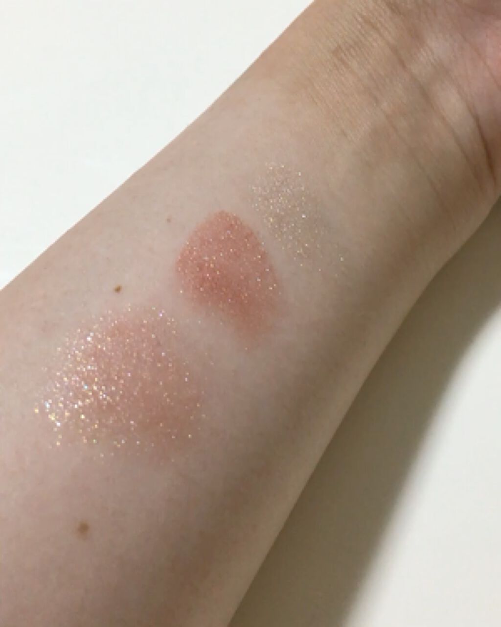 プリズム エアー シャドウ/CLIO/単色アイシャドウを使ったクチコミ（3枚目）