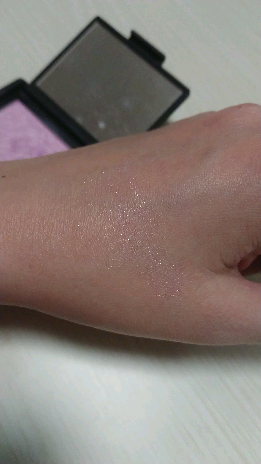 ハイライティングブラッシュパウダー/NARS/プレストパウダーの動画クチコミ1つ目