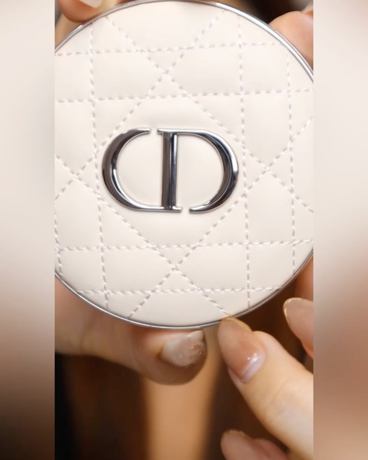 ディオールスキン フォーエヴァー ヌード マット フィルター/Dior/フェイスパウダーの動画クチコミ2つ目