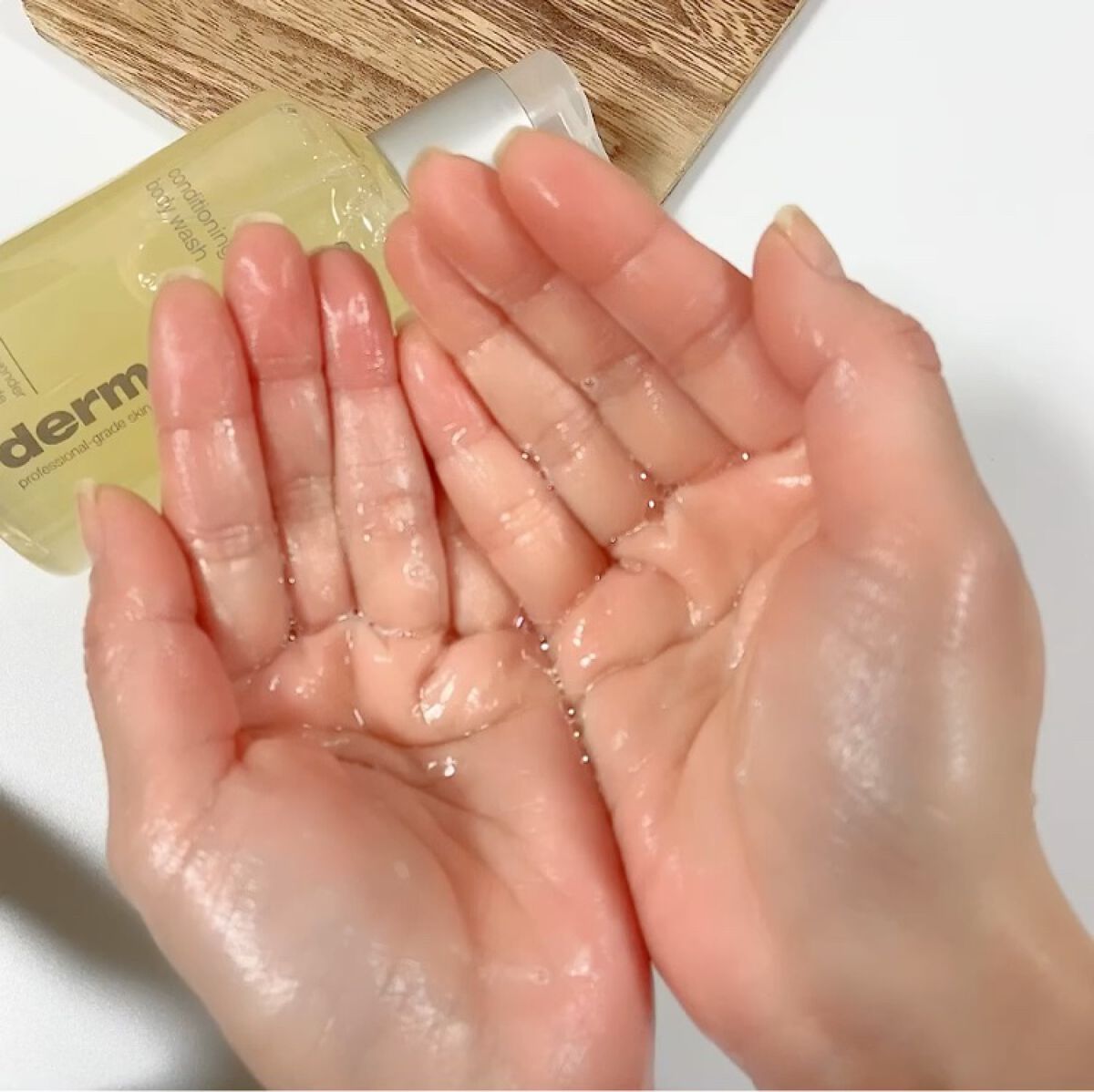 コンディショニング ボディ ウォッシュ/ダーマロジカ/ボディソープの動画クチコミ1つ目