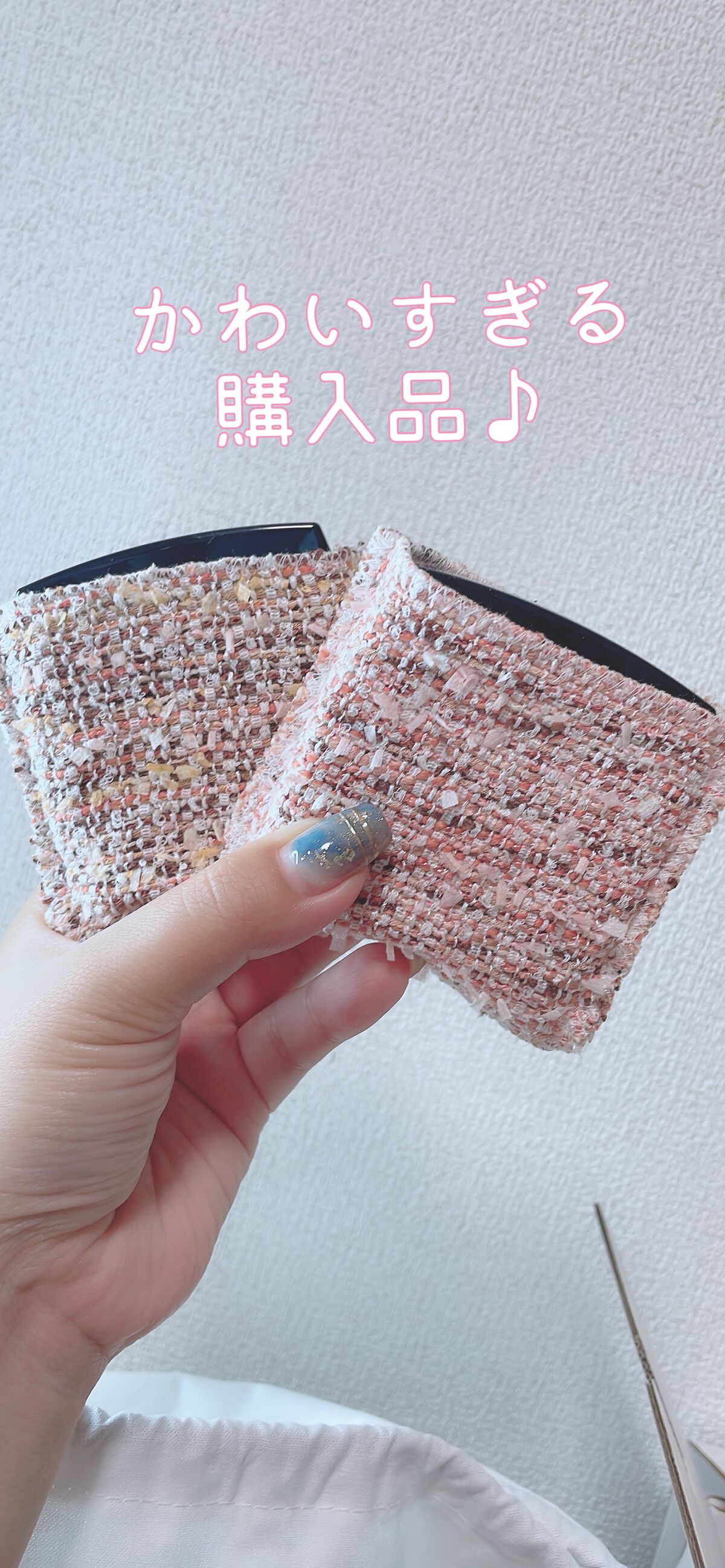 見た目で一目惚れの可愛すぎるパレット🎨

購入品ばっかりのアップですみません😂

レビューもなる早で上げますね🥺❤️

とにかく一目惚れのパレットで
お高いけど買ってよかったー！

01番と03番を買いましたが02番も欲しすぎます🥺