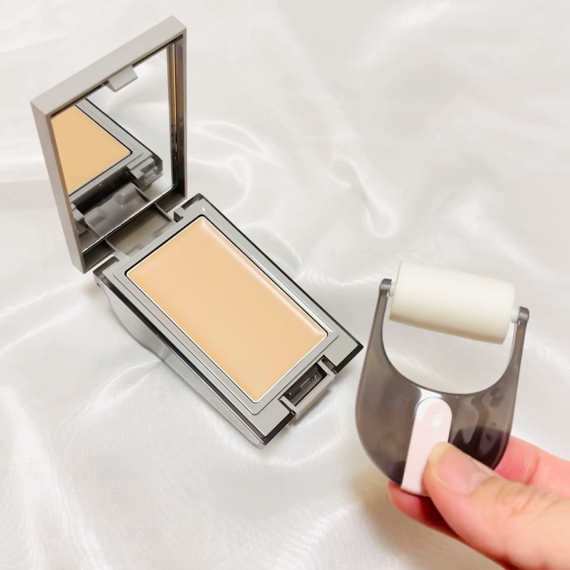 プリマヴィスタ デイトリートメントバーム 〈ローラータイプ〉/プリマヴィスタ/その他ファンデーションの動画クチコミ5つ目