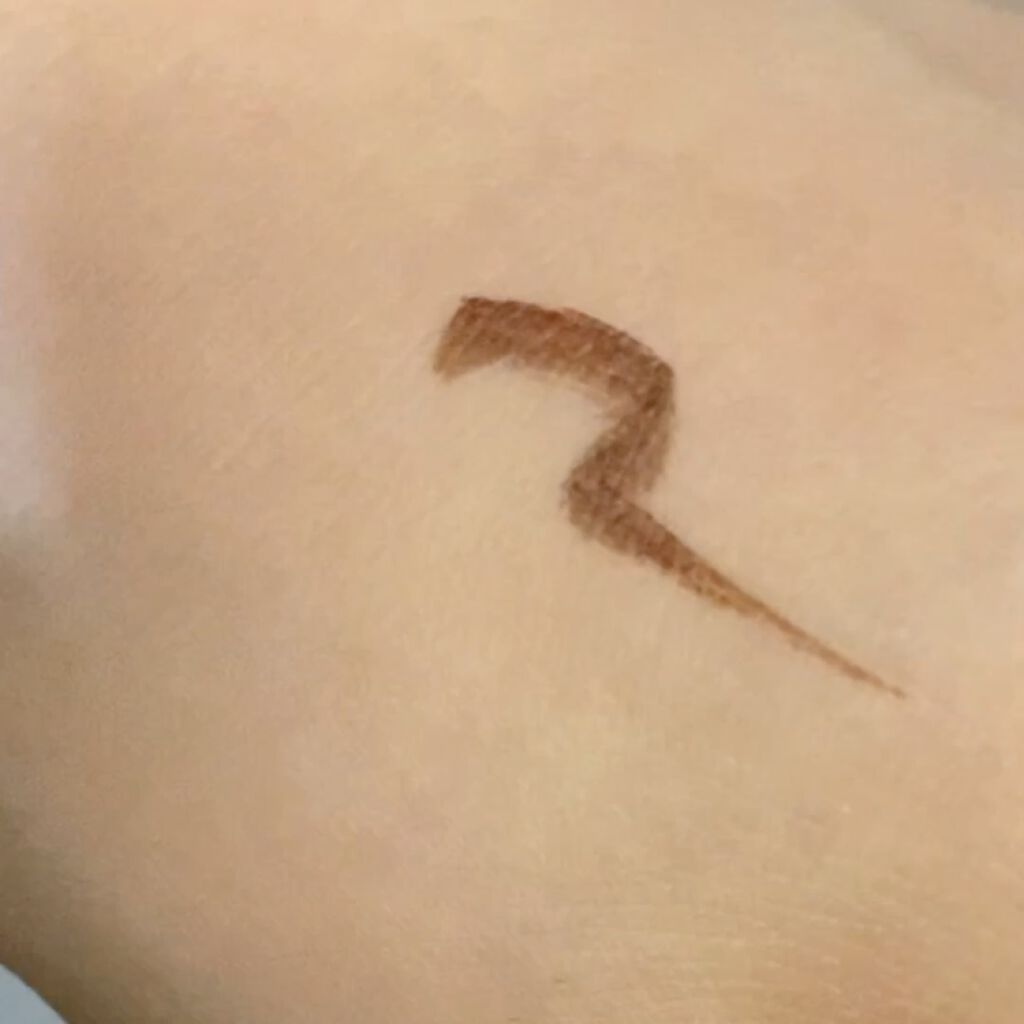 スキルレスライナー/LUMIURGLAS/リキッドアイライナーを使ったクチコミ（2枚目）