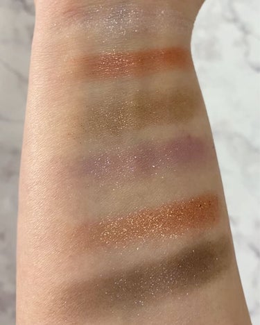 ホリデー アディクション “イリディセント ユーフォリア” EYESHADOW PALLETE L/ADDICTION/メイクアップキットを使ったクチコミ（2枚目）