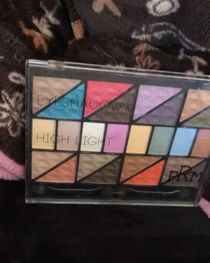 BLOOD SUGAR Eyeshadow Palette/Jeffree Star Cosmetics/パウダーアイシャドウの動画クチコミ3つ目