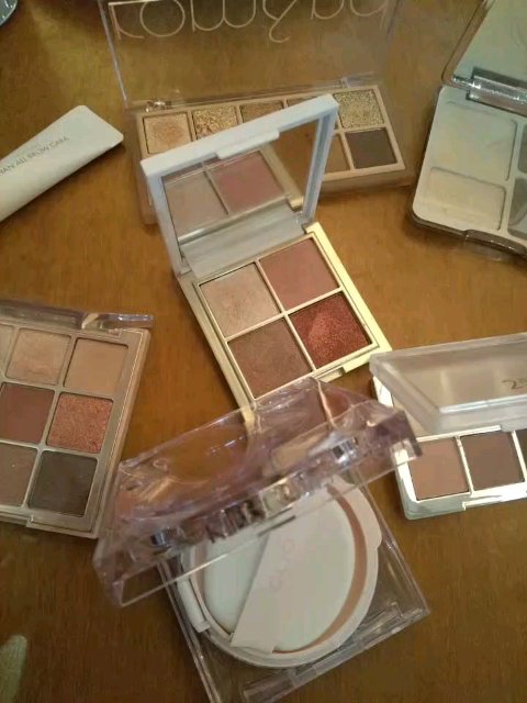  ファッションコスメティック＜アイシャドウパレット＞/Treat UrseIf/アイシャドウパレットを使ったクチコミ（2枚目）