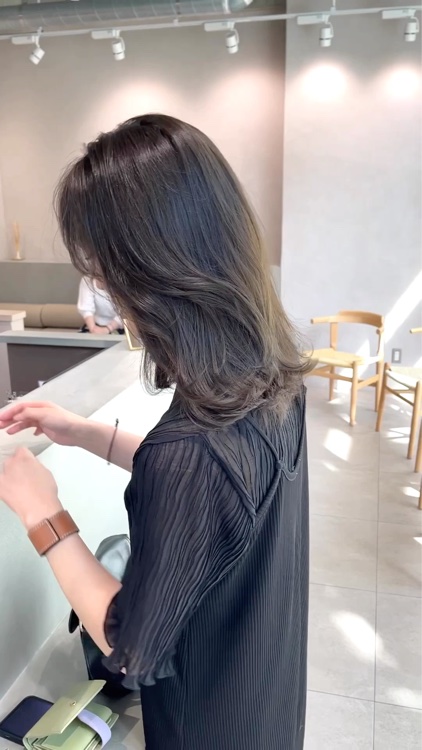 【 おすすめヘアケアアイテム 】

#ヘアミルク #ヘアオイル #ヘアケア

お風呂上がりに使うおすすめヘアケアアイテム🛁*。

①エイトザタラソの美容液ヘアミルク
【髪の乳液】という言葉がピッタリ👏🏻🤍
髪に潤いを与えていい感じに