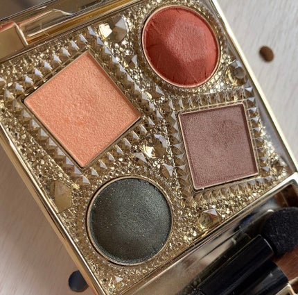 エレガンス ヌーヴェル アイズ/Elégance/アイシャドウパレットの人気ショート動画