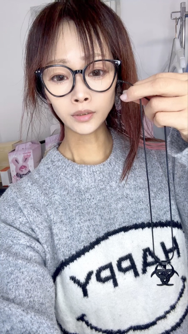 「【ガチ推し】TikTok Shopで発見！クオリティ高すぎな『北欧バイキング』ネックレスが渋すぎる…⛓️🖤」

今日は、TikTok Shopで見つけた「ガチでおすすめ」なアクセサリー、
**Hipunk Jewelryの『ケルト結びネ