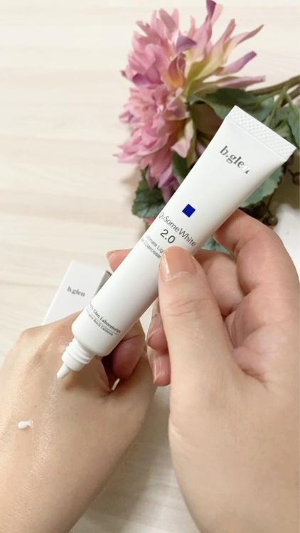 7Dayスペシャルセットで試して気に入った美容液✨

【b.glen QuSomeホワイト2.0】

ブライトニングに外せない厳選美容液。
透明肌に欠かせない成分「ハイドロキノン」と「レチノール」は、一緒に使うことで相乗効果が期待できるそう