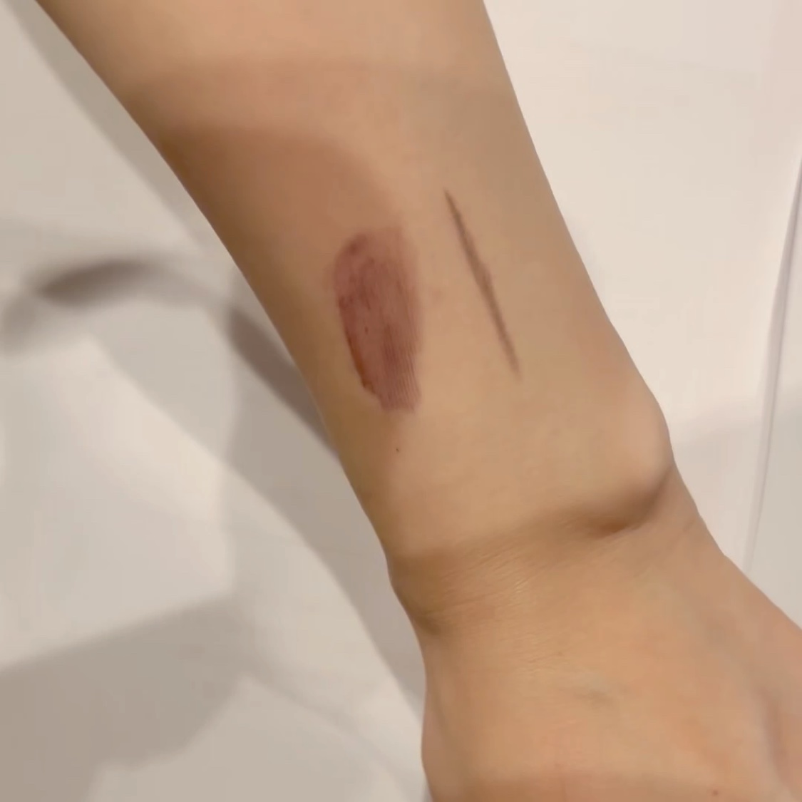 フレームレスフィルムマスカラ/KATE/マスカラの動画クチコミ3つ目