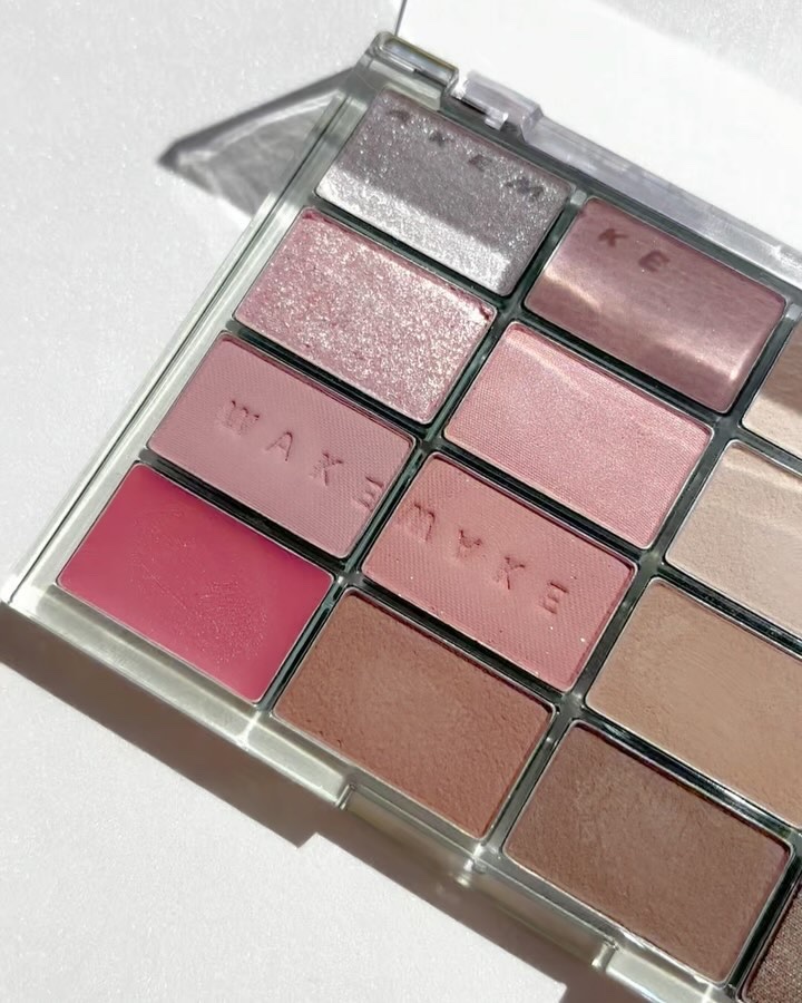 ソフトブラーリングアイパレット/wakemake/アイシャドウパレットを使ったクチコミ（3枚目）