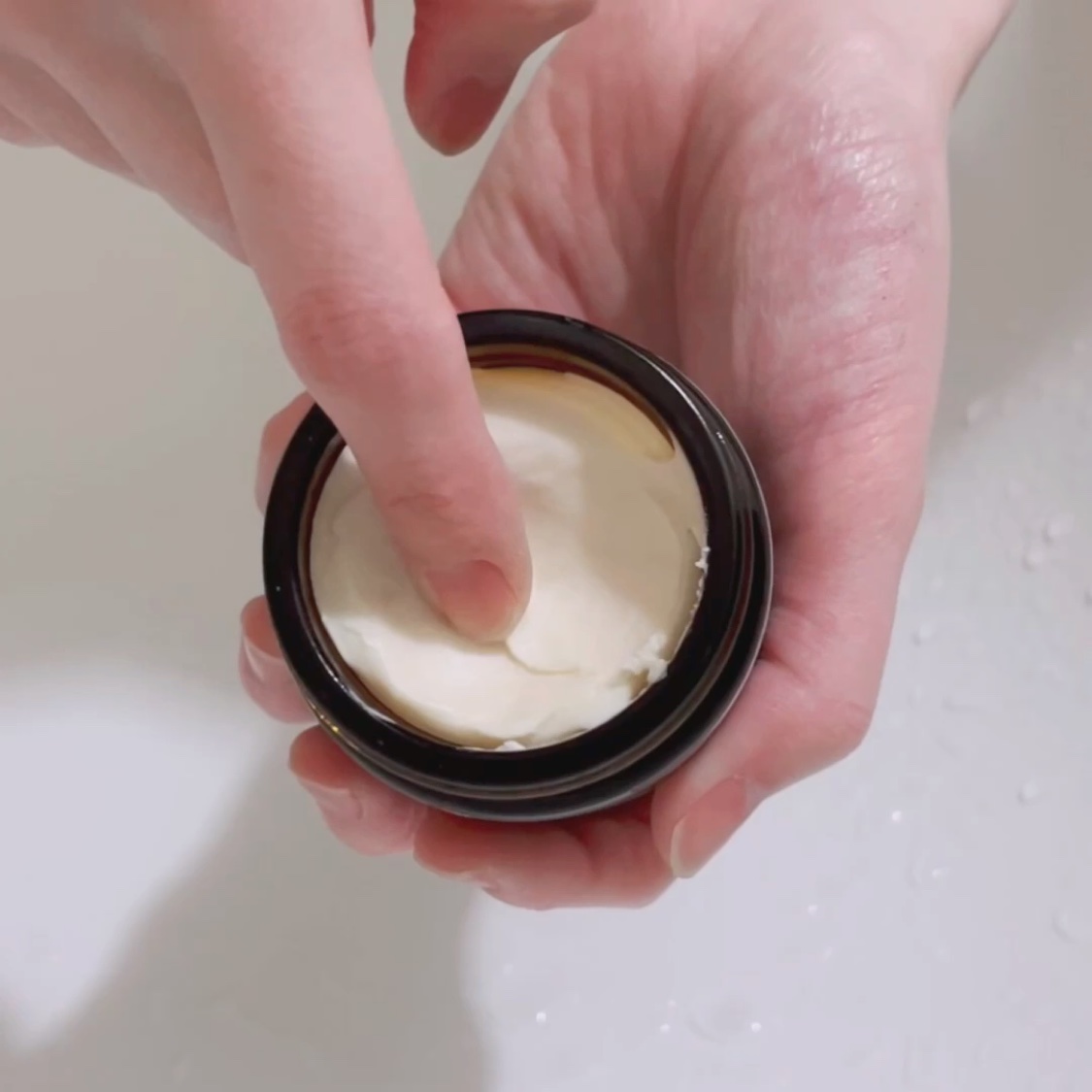 HORNオーガニックバーム HARD/HORN/ヘアバームの動画クチコミ1つ目