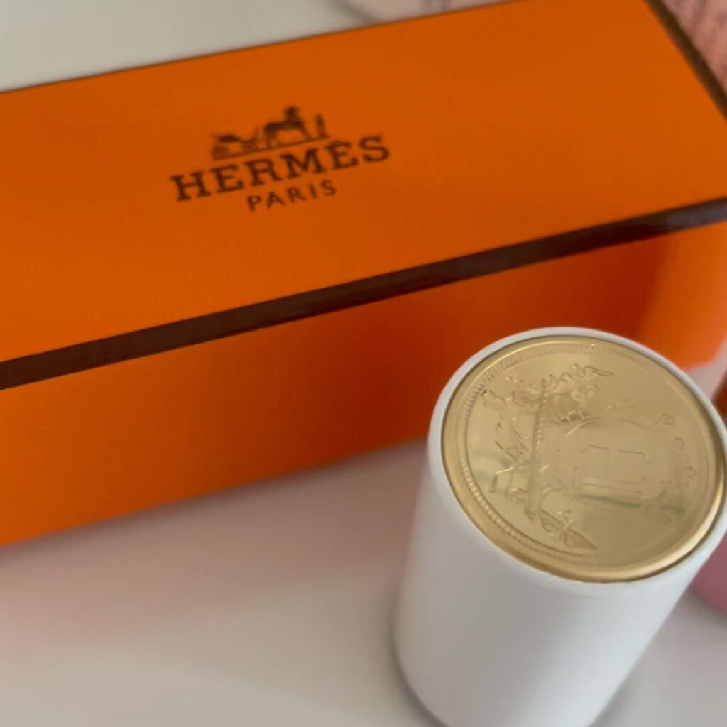 ローズ・エルメス ローズ ア レーヴル 49/エルメス/口紅を使ったクチコミ（3枚目）