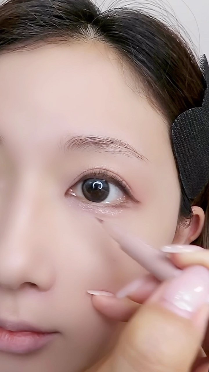 ラブシルクブラッシュ/Laka/パウダーチークの動画クチコミ1つ目