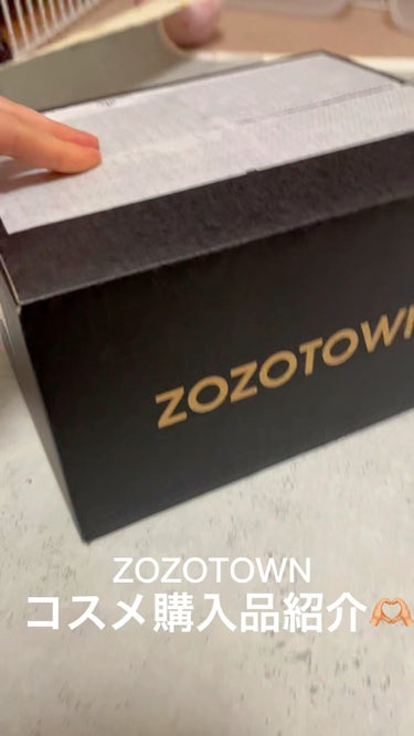 ZOZOTOWNでコスメで使えるクーポンが
2000円分あったのでコスメ3点購入しました♪

to/one
ペタル フロート アイシャドウ

FEMMUE
グロウドロップス
ローズウォーター スリーピン