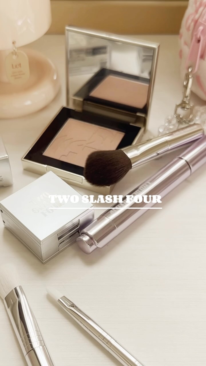 グレイズリップチェンジャー/TWO SLASH FOUR/口紅の人気ショート動画