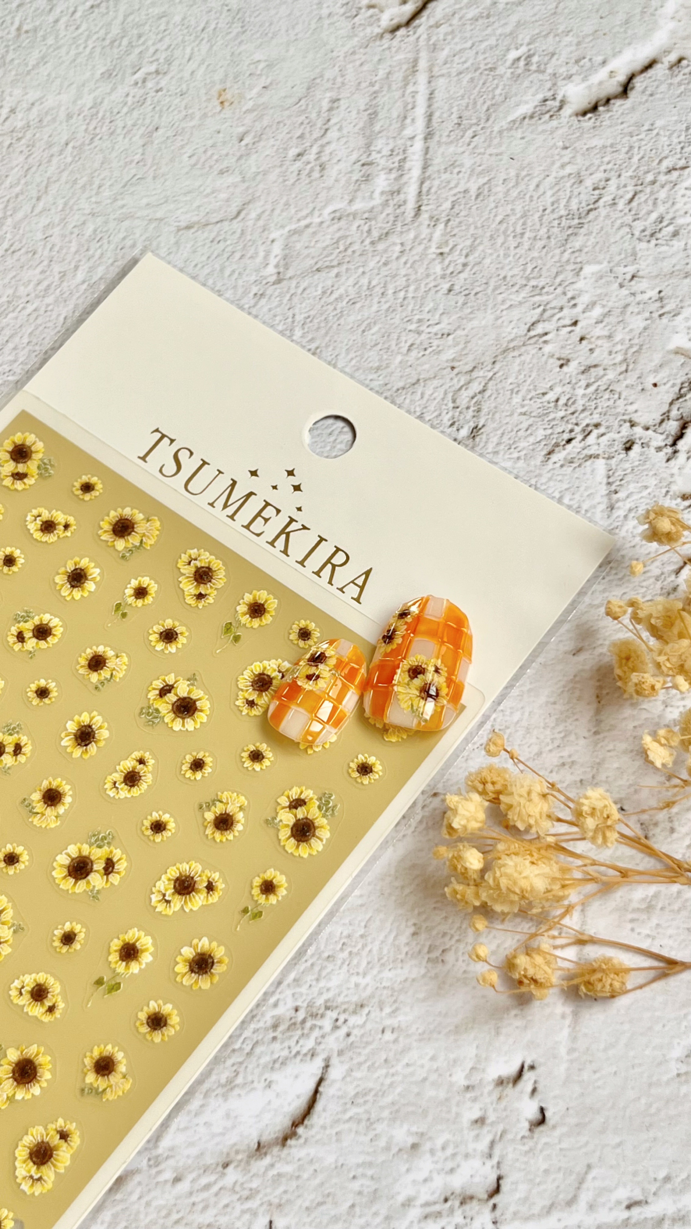 夏カラーひまわりネイル

サブアートの女の子もお気に入りです🌻‪🧡‬‪

••┈┈┈┈••

TSUMEKIRA

【NN-FKO-001】
福岡あみ プロデュース
ひまわり petit

••┈┈┈┈••

◎その他の使用アイテム

