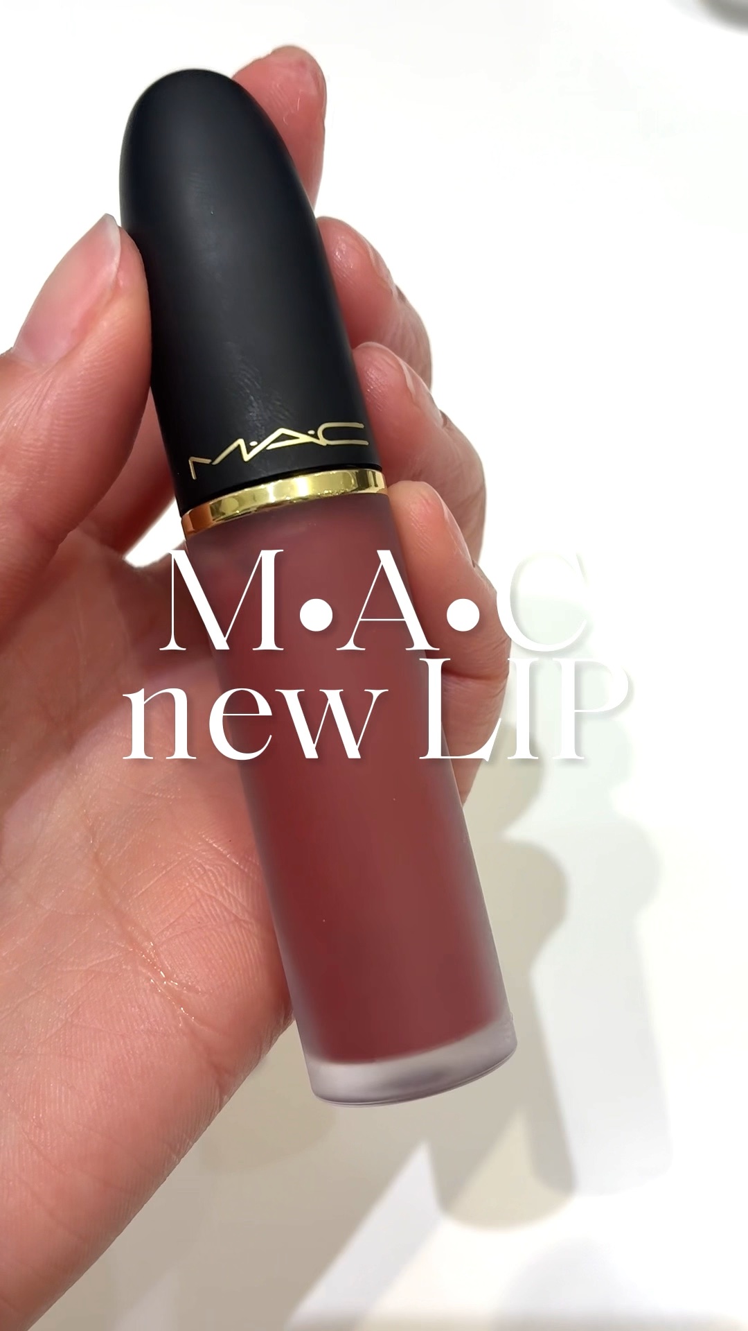 このアイテムが気になった人は「⭐️」で教えてね🪄

⟡.· ┈⟡.· ┈⟡.· ┈⟡.· ┈⟡.· ┈⟡.·

【M•A•C】
パウダー キス リップ + チーク ムース ピンクローゼス

🎀実際に使った感想は？🎀

年明けに発売のリ