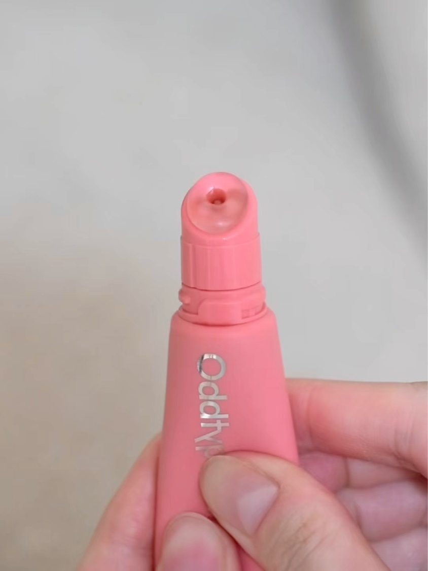 アンフレームドハイドロブロウティント/Oddtype/リップティントを使ったクチコミ（3枚目）