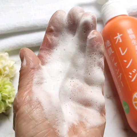 植物生まれのオレンジ地肌シャンプーS／オレンジ果汁トリートメントN/石澤研究所/市販シャンプーの動画クチコミ3つ目