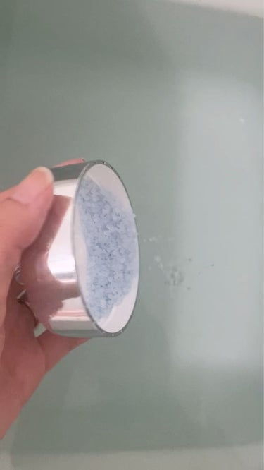 サムシングピュアブルー セント　バスソルト/JILL STUART/入浴剤を使ったクチコミ（4枚目）