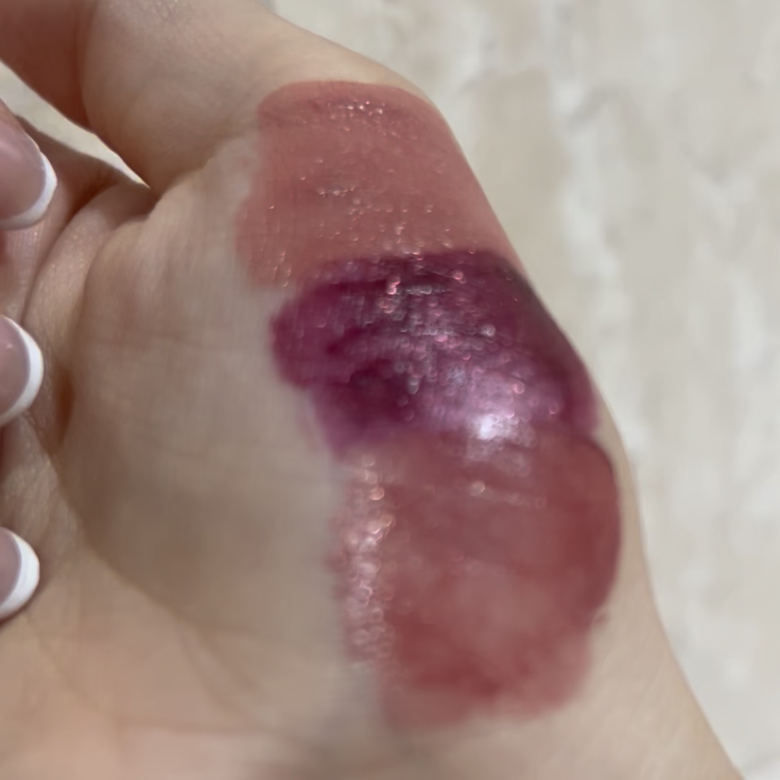 ルージュディオールフォーエヴァーリキッドシークイン/Dior/口紅を使ったクチコミ（3枚目）