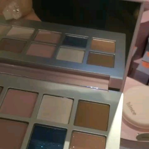 ニューデップスアイシャドウパレット/hince/アイシャドウパレットの人気ショート動画