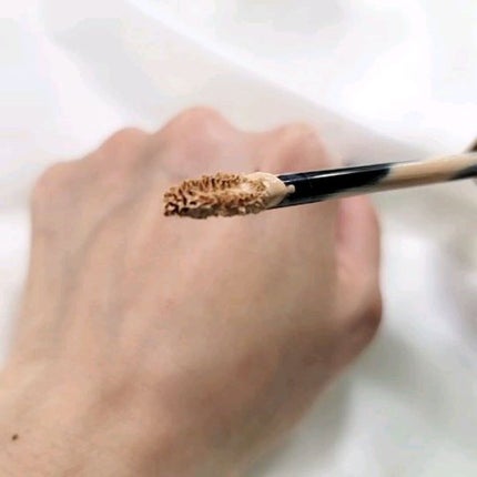 シェイド アンド イルミネイト コンシーラー /TOM FORD BEAUTY/リキッドコンシーラーの動画クチコミ1つ目