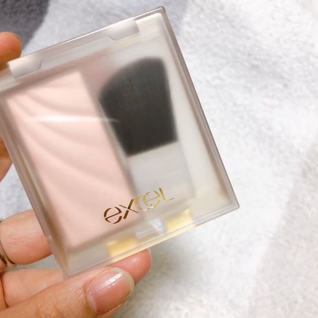 excel ドレープド シマーグロウのクチコミ「波打つ模様が綺麗✨
ギラギラしない控えめ主張のパールハイライト

自然な奥行き感で、ありとなし.....」（2枚目）