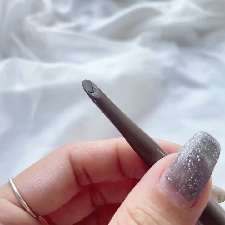 タフブロウスカルプチャー/ENTROPY/アイブロウペンシルの動画クチコミ2つ目