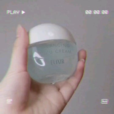 ｺﾝﾊﾞﾝﾜﾆｨ(｢🐊・ω･)｢🐊
今回は最近買ったクリームを紹介しようと思います!👏🏻·͜·

ELIXIR バランシングみずクリーム
化粧水の後にパール粒2個分とって使うそうです｡
私はすごくさっぱ