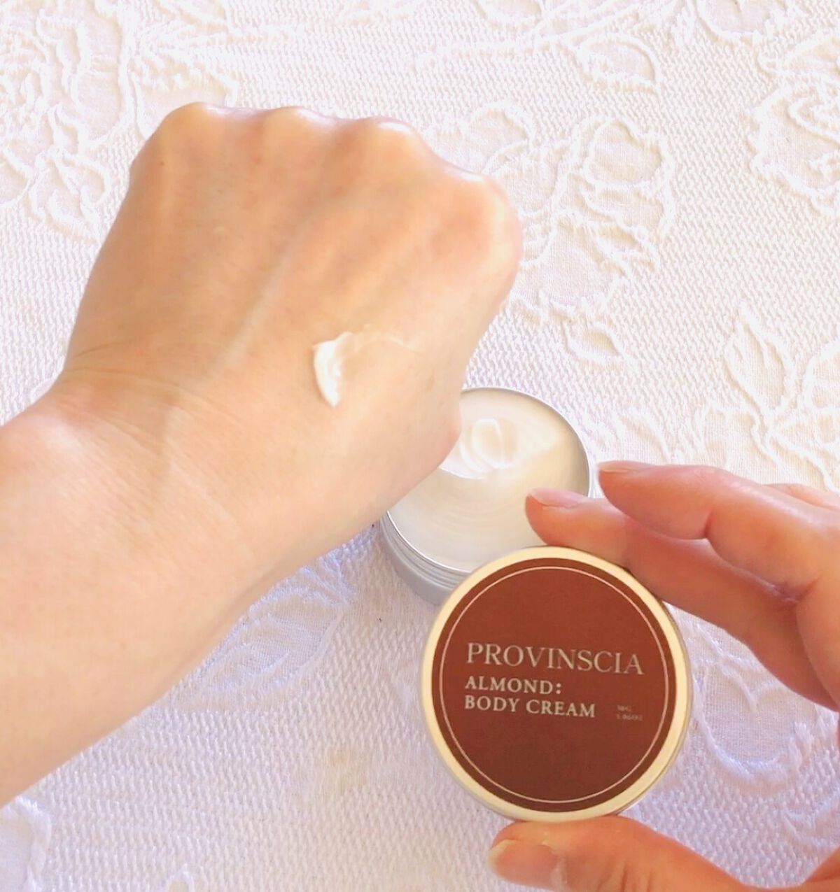 プロバンシア フレグランスボディクリーム アーモンドの香り/ペリカン石鹸/ボディクリームを使ったクチコミ（1枚目）