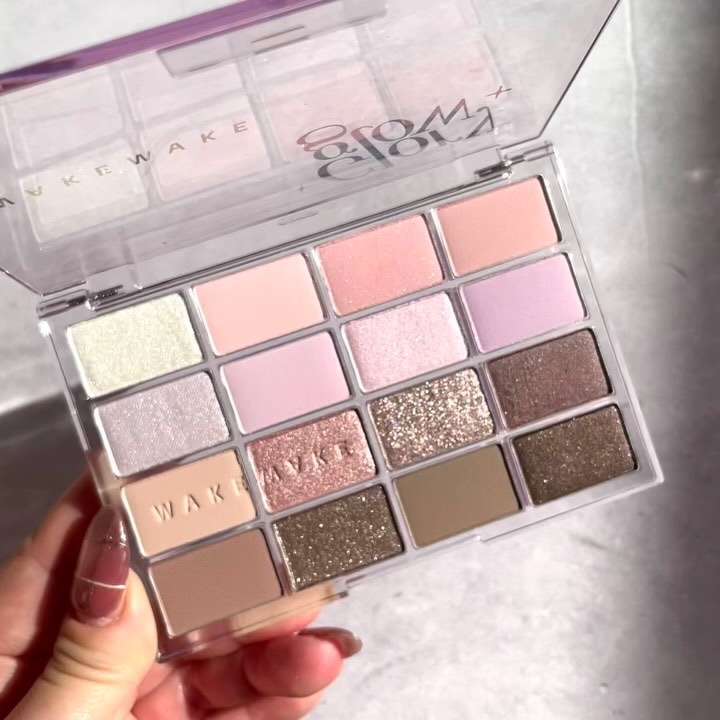 ソフトブラーリングアイパレット/wakemake/アイシャドウパレットを使ったクチコミ（3枚目）