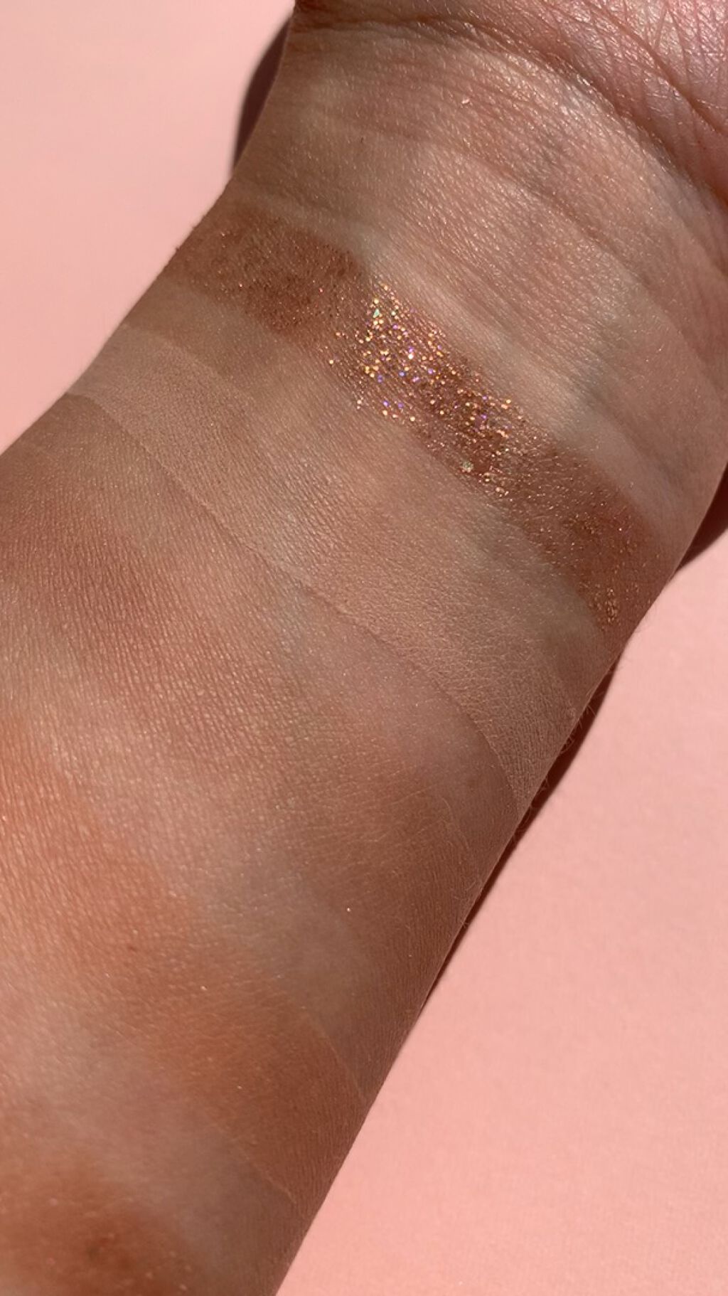 気になっていたラメ最強パレットを使ってみたよ❣️
⁡
∴‥∵‥∴‥∵‥∴‥∴‥∵‥∴‥∵‥∴ ∴‥∵‥∴‥∵‥∴
⁡
今回のメガ割購入品の一つ、アンリシアのラメパレット！
グリッターパレットの中でもかなり高評価のこちら。
やはり想像通りのラ