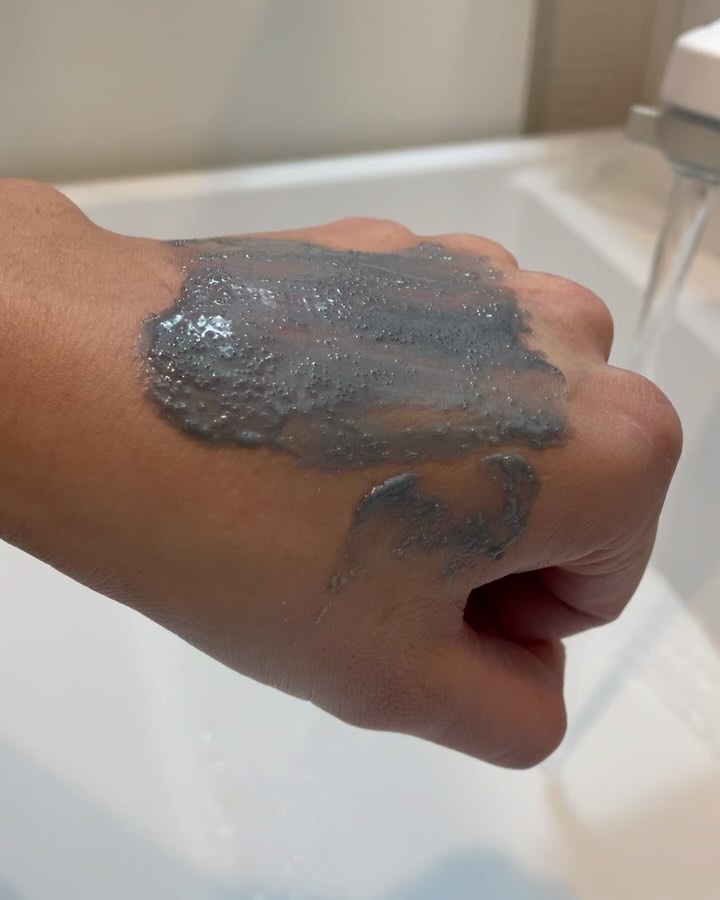 ブラック泡クレンザ/Torhop/泡洗顔の動画クチコミ2つ目