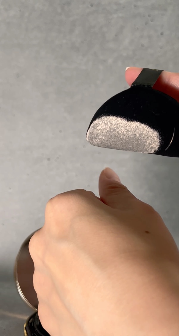 ライトフィット ハーフグロウ クッションファンデーション/Enamor/クッションファンデーションの動画クチコミ4つ目