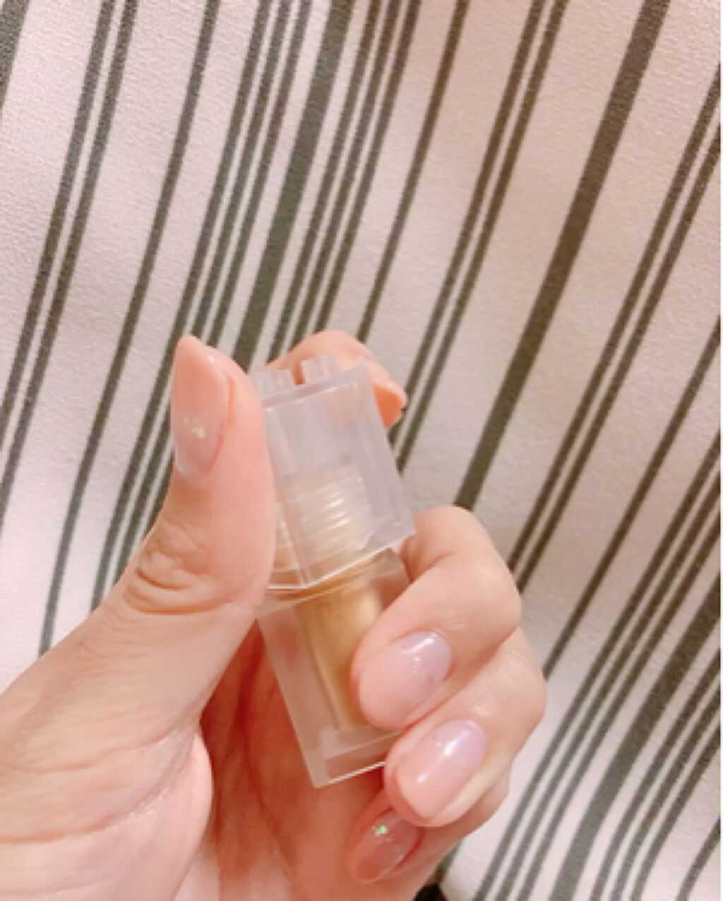 ミニエアリーディップパウダー/Fujiko/単色アイシャドウの動画クチコミ2つ目