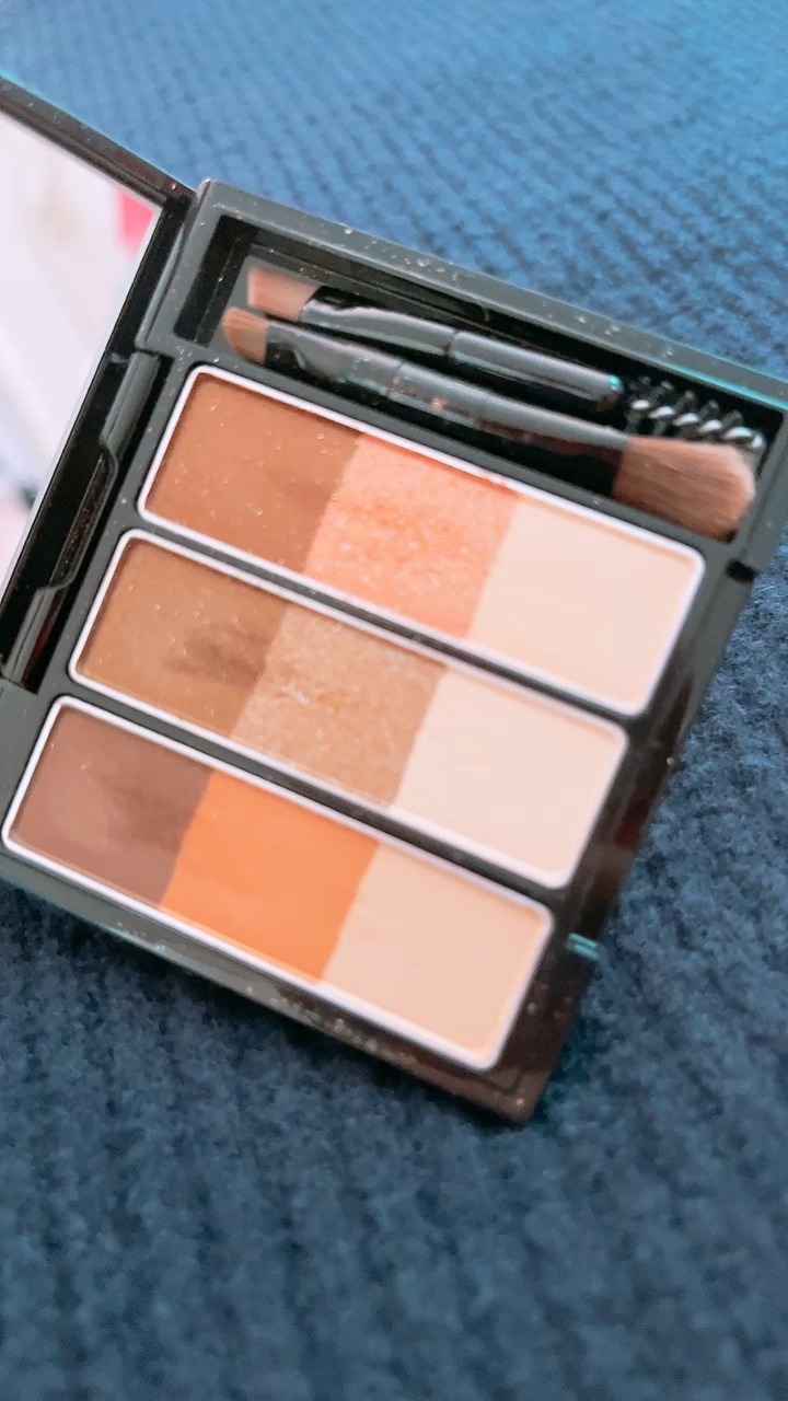 ケイト デザイニングアイブロウ3D/KATE/パウダーアイブロウの動画クチコミ5つ目