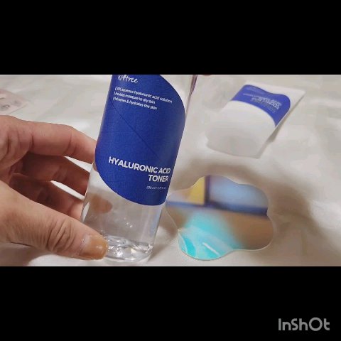 ヒアルロン酸トナー/Isntree/化粧水の動画クチコミ3つ目
