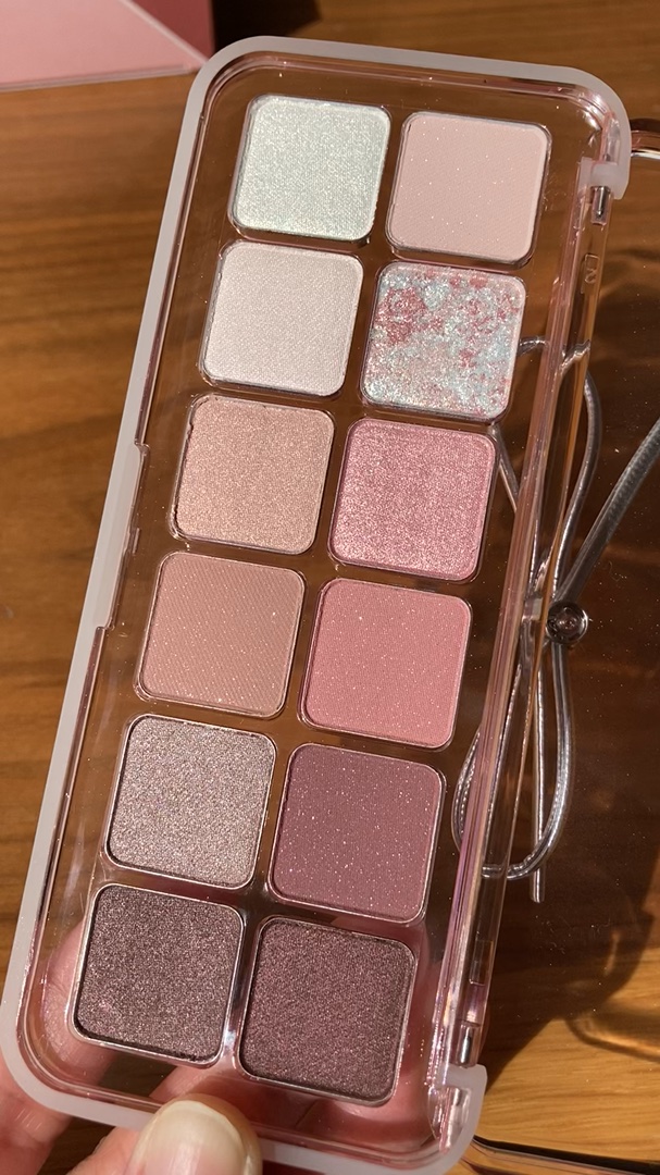 CLIO❤️プロ アイ パレット エアー

101　ローズダイアリー

こっくりカラーといえばコレ！

#こっくりカラーコスメ 